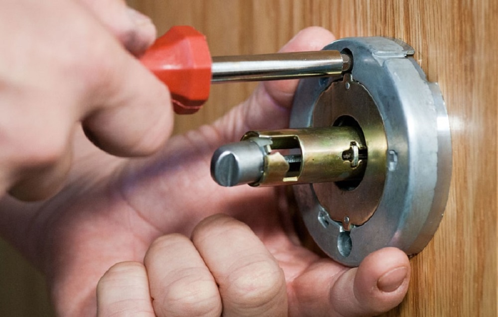 Get Your Home Secure Today with The Best Locksmith