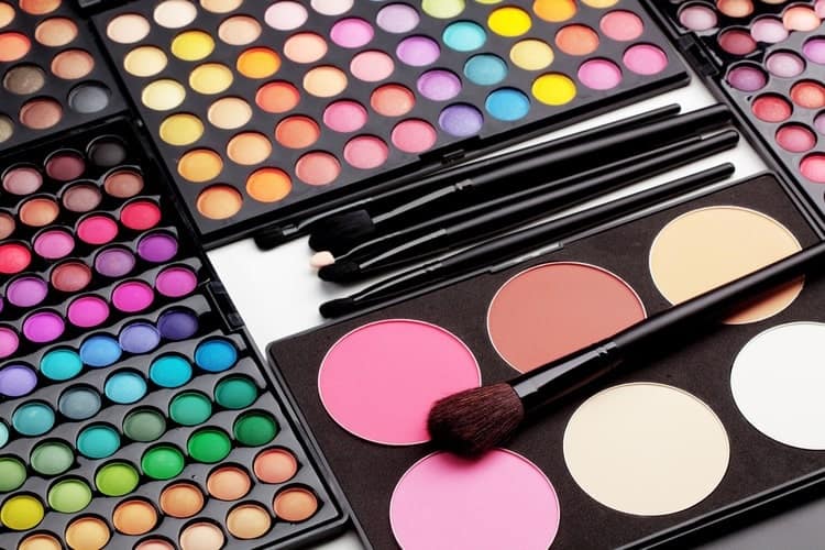 Everything You Need in a Makeup Kit!