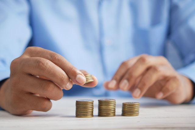How to Balance Relocation Expenses with Long-Term Financial Goals